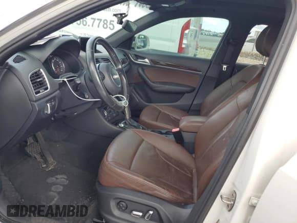 ✅ 2016 Audi Q3 Prestige • VIN: WA1GFCFS3GR000551 • Lot: 85752225. Wystawiony na Copart z przebiegiem 115 162 mil. Bezpłatny archiwum sprzedaży aukcyjnych z USA i szczegółowy raport historii pojazdu na DreamBid. Zdjęcie 7.