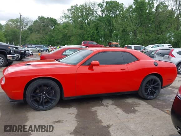 2018 Dodge Challenger R/T z VIN 2C3CDZBT4JH276955, wystawiony jako IAAI lot #42149110 z przebiegiem 80 000 mil mil oraz . Historia ofert i sprzedaży dostępna na DreamBid. Obrazek 14.