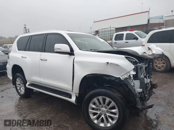 ✅ 2021 Lexus GX 460 Premium • VIN: JTJAM7BX2M5276567 • Lot: 41614538. Wystawiony na IAAI z przebiegiem 73 482 mil. Bezpłatny archiwum sprzedaży aukcyjnych z USA i szczegółowy raport historii pojazdu na DreamBid. Zdjęcie 13.