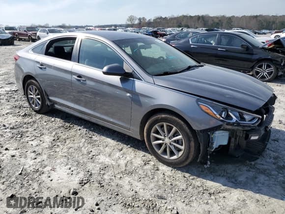 ✅ 2018 Hyundai Sonata SE • VIN: 5NPE24AF9JH688529 • Лот: 42747443. Опубликован ранее на Copart с пробегом Не указан. Бесплатный доступ к архиву аукционных продаж из США и подробный отчёт об истории автомобиля на DreamBid. Изображение 4.