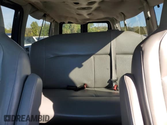 ✅ 2010 Ford Econoline Passenger XL • VIN: 1FBNE3BL8ADA92554 • Lot: 85097105. Listed on Copart with 165,640 mi. Free auction sales archive from the USA and detailed vehicle history report at DreamBid. Image 10.