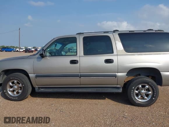 ✅ 2002 Chevrolet Suburban LT • VIN: 1GNEC16T42J236126 • Лот: 42287440. Опубликован ранее на IAAI с пробегом 285 872 миль. Бесплатный доступ к архиву аукционных продаж из США и подробный отчёт об истории автомобиля на DreamBid. Изображение 13.