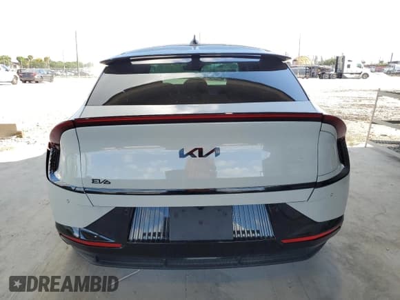 ✅ 2022 Kia EV6 Wind • VIN: KNDC3DLCXN5032322 • Lot: 53031884. Wystawiony na Copart z przebiegiem 45 369 mil. Bezpłatny archiwum sprzedaży aukcyjnych z USA i szczegółowy raport historii pojazdu na DreamBid. Zdjęcie 6.