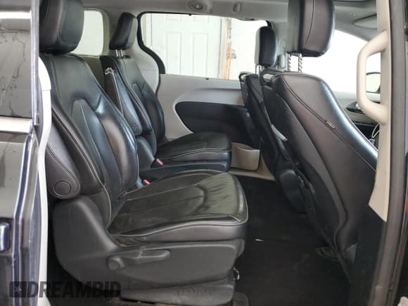 ✅ 2018 Chrysler Pacifica Hybrid Limited • VIN: 2C4RC1N72JR129441 • Lot: 56548175. Wystawiony na Copart z przebiegiem 154 459 mil. Bezpłatny archiwum sprzedaży aukcyjnych z USA i szczegółowy raport historii pojazdu na DreamBid. Zdjęcie 11.