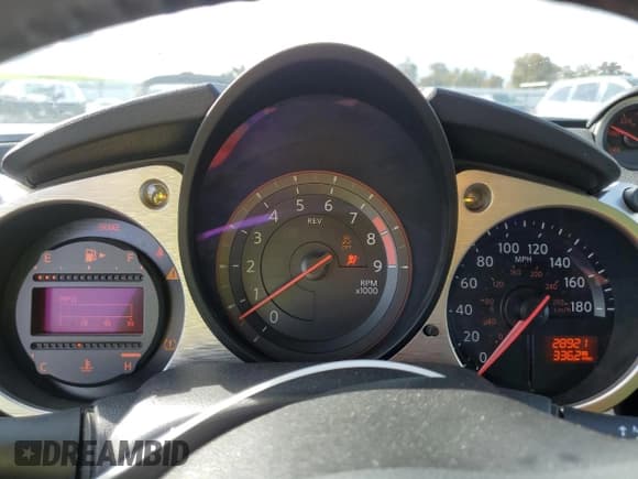 ✅ 2019 Nissan 370Z Nismo • VIN: JN1AZ4EH4KM421718 • Lot: 49014265. Wystawiony na Copart z przebiegiem 28 921 mil. Bezpłatny archiwum sprzedaży aukcyjnych z USA i szczegółowy raport historii pojazdu na DreamBid. Zdjęcie 9.