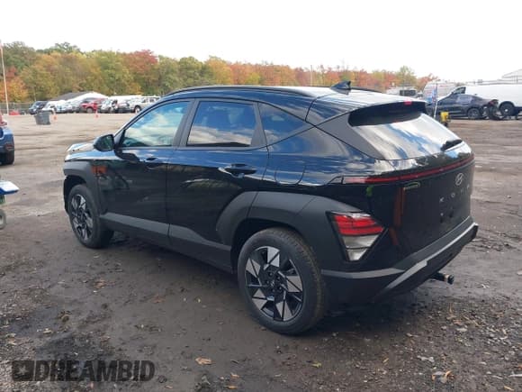 ✅ 2025 Hyundai Kona SEL • VIN: KM8HBCAB5SU186303 • Лот: 43511428. Опубликован ранее на IAAI с пробегом 17 710 миль. Бесплатный доступ к архиву аукционных продаж из США и подробный отчёт об истории автомобиля на DreamBid. Изображение 3.