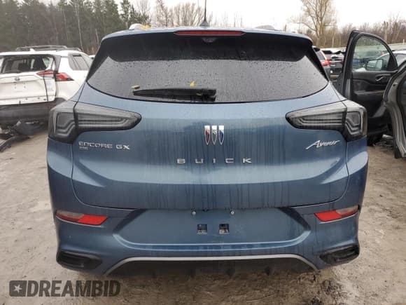 ✅ 2024 Buick Encore GX Avenir • VIN: KL4AMGSL0RB020558 • Lot: 92287285. Wystawiony na Copart z przebiegiem Nie podano. Bezpłatny archiwum sprzedaży aukcyjnych z USA i szczegółowy raport historii pojazdu na DreamBid. Zdjęcie 6.