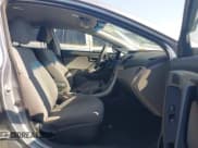 ✅ 2016 Hyundai Elantra SE • VIN: 5NPDH4AE6GH677370 • Лот: 43172925. Опубликован ранее на IAAI с пробегом 108 458 миль. Бесплатный доступ к архиву аукционных продаж из США и подробный отчёт об истории автомобиля на DreamBid. Изображение 5.