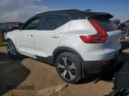✅ 2023 Volvo XC40 Plus • VIN: YV4ED3UW1P2008081 • Лот: 76055874. Опубликован ранее на Copart с пробегом 33 090 миль. Бесплатный доступ к архиву аукционных продаж из США и подробный отчёт об истории автомобиля на DreamBid. Изображение 2.