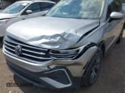 ✅ 2022 Volkswagen Tiguan SE • VIN: 3VV2B7AXXNM156043 • Lot: 43009418. Wystawiony na IAAI z przebiegiem 45 131 mil. Bezpłatny archiwum sprzedaży aukcyjnych z USA i szczegółowy raport historii pojazdu na DreamBid. Zdjęcie 6.