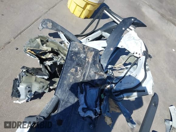 ✅ 2017 GMC Sierra 1500 Denali • VIN: 3GTP1PEJ2HG109847 • Lot: 43568596. Listed on IAAI with Not provided. Free auction sales archive from the USA and detailed vehicle history report at DreamBid. Image 14.