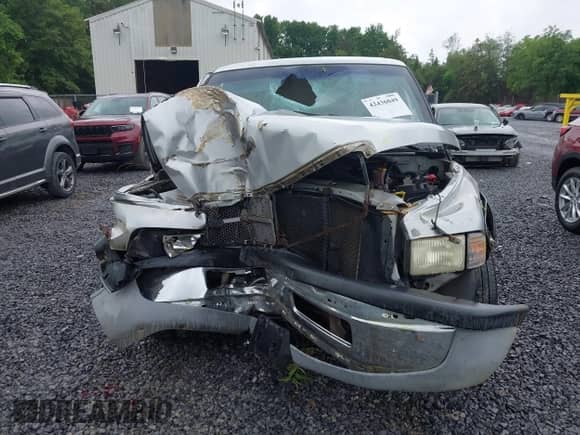 2001 Dodge 1500 z VIN 1B7HC16Y51S317811, wystawiony jako IAAI lot #42436049 z przebiegiem 58 817 mil mil oraz . Historia ofert i sprzedaży dostępna na DreamBid. Obrazek 12.