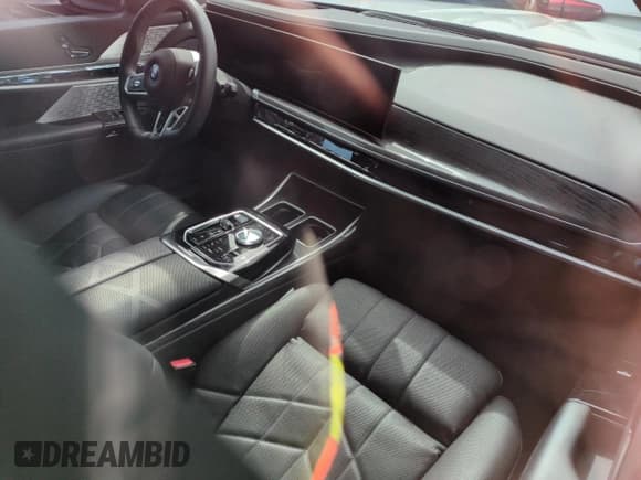 ✅ 2023 BMW i7 xDrive60 • VIN: WBY53EJ0XPCM95386 • Лот: 48908945. Опубликован ранее на Copart с пробегом Не указан. Бесплатный доступ к архиву аукционных продаж из США и подробный отчёт об истории автомобиля на DreamBid. Изображение 8.