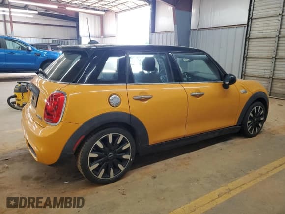 ✅ 2015 MINI Hardtop 4 Door S • VIN: WMWXU3C57F2B55735 • Lot: 59919045. Listed on Copart with 114,241 mi. Free auction sales archive from the USA and detailed vehicle history report at DreamBid. Image 3.