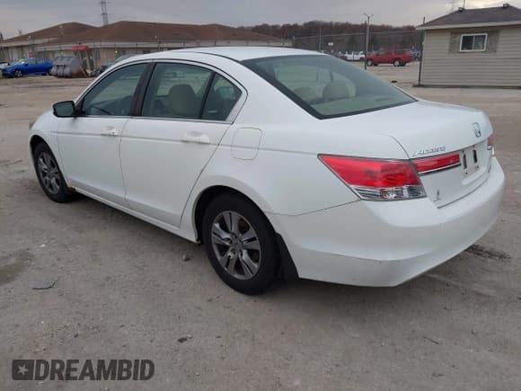 ✅ 2011 Honda Accord SE • VIN: 1HGCP2F60BA096775 • Lot: 43773829. Wystawiony na IAAI z przebiegiem 304 200 mil. Bezpłatny archiwum sprzedaży aukcyjnych z USA i szczegółowy raport historii pojazdu na DreamBid. Zdjęcie 3.