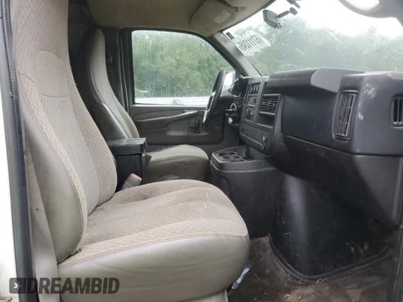 ✅ 2014 Chevrolet Express Cargo • VIN: 1GCWGFCG2E1183226 • Lot: 67111245. Listed on Copart with 181,401 mi. Free auction sales archive from the USA and detailed vehicle history report at DreamBid. Image 11.