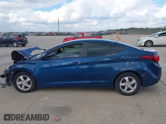 2014 Hyundai Elantra SE z VIN KMHDH4AE0EU163187, wystawiony jako IAAI lot #43472754 z przebiegiem Nie podano mil oraz . Historia ofert i sprzedaży dostępna na DreamBid. Obrazek 13.