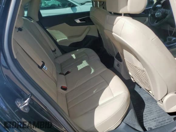 ✅ 2019 Audi A4 Premium • VIN: WAUGMAF45KA032701 • Лот: 81225995. Опубликован ранее на Copart с пробегом 92 948 миль. Бесплатный доступ к архиву аукционных продаж из США и подробный отчёт об истории автомобиля на DreamBid. Изображение 10.