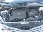 ✅ 2014 Toyota Sienna XLE • VIN: 5TDYK3DC2ES415358 • Lot: 43706812. Wystawiony na IAAI z przebiegiem 136 521 mil. Bezpłatny archiwum sprzedaży aukcyjnych z USA i szczegółowy raport historii pojazdu na DreamBid. Zdjęcie 10.