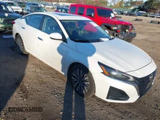 ✅ 2024 Nissan Altima SV • VIN: 1N4BL4DV9RN407138 • Lot: 43670030. Listed on IAAI with 15,329 mi. Free auction sales archive from the USA and detailed vehicle history report at DreamBid. Image 1.