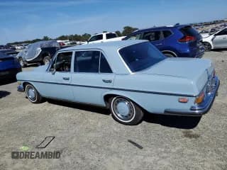✅ 1970 Mercedes-Benz 280 • VIN: 10801912057847 • Лот: 68581624. Опубликован ранее на Copart с пробегом 15 928 миль. Бесплатный доступ к архиву аукционных продаж из США и подробный отчёт об истории автомобиля на DreamBid. Изображение 2.