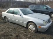 ✅ 2001 Mercedes-Benz E 320/430 4 Matic • VIN: WDBJF82J61X055258 • Лот: 42396765. Опубликован ранее на Copart с пробегом Не указан. Бесплатный доступ к архиву аукционных продаж из США и подробный отчёт об истории автомобиля на DreamBid. Изображение 4.