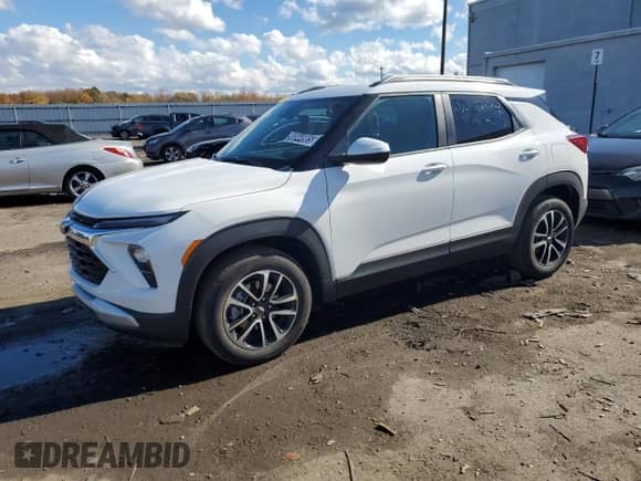 ✅ 2025 Chevrolet TrailBlazer LT • VIN: KL79MPSL1SB216956 • Лот: 90844985. Размещён на Copart с пробегом 8 778 миль миль. Получите бесплатный доступ к архиву аукционных продаж из США и посмотрите подробный отчёт об истории автомобиля на DreamBid. Изображение 1.