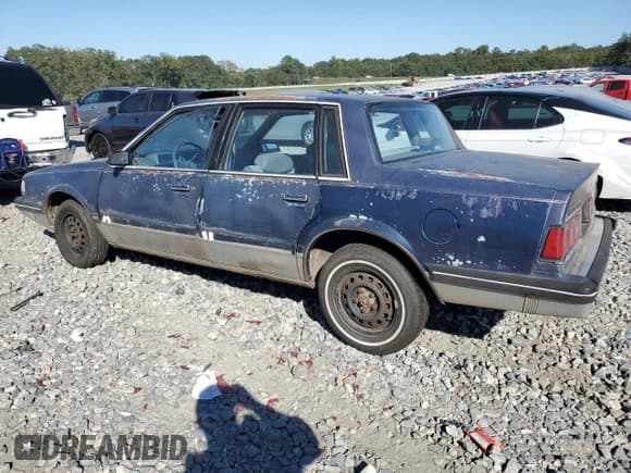 ✅ 1989 Chevrolet Celebrity • VIN: 1G1AW51W8K6185894 • Лот: 75610854. Опубликован ранее на Copart с пробегом 111 268 миль. Бесплатный доступ к архиву аукционных продаж из США и подробный отчёт об истории автомобиля на DreamBid. Изображение 2.