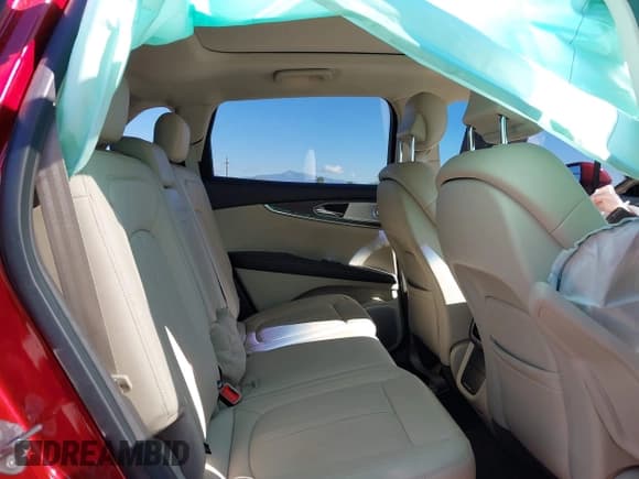 ✅ 2017 Lincoln MKX Reserve • VIN: 2LMPJ6LR0HBL43331 • Lot: 43783579. Listed on IAAI with 67,917 mi. Free auction sales archive from the USA and detailed vehicle history report at DreamBid. Image 8.