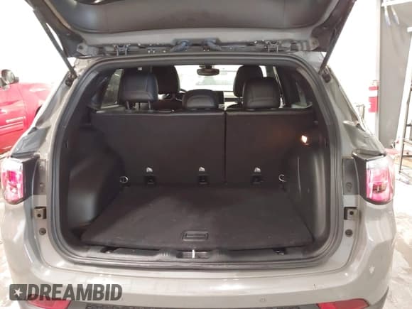 ✅ 2023 Jeep Compass Limited • VIN: 3C4NJDCN1PT524479 • Lot: 41955772. Wystawiony na IAAI z przebiegiem 40 125 mil. Bezpłatny archiwum sprzedaży aukcyjnych z USA i szczegółowy raport historii pojazdu na DreamBid. Zdjęcie 17.