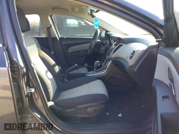 ✅ 2011 Chevrolet Cruze LS • VIN: 1G1PC5SH3B7108461 • Lot: 43643622. Listed on IAAI with 155,294 mi. Free auction sales archive from the USA and detailed vehicle history report at DreamBid. Image 5.