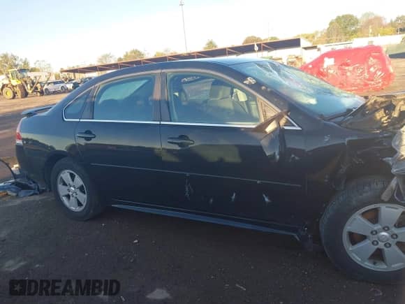 2010 Chevrolet Impala LT z VIN 2G1WB5EK0A1140687, wystawiony jako IAAI lot #43470217 z przebiegiem Nie podano mil oraz . Historia ofert i sprzedaży dostępna na DreamBid. Obrazek 14.