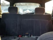 ✅ 2001 Chevrolet Blazer LT • VIN: 1GNDT13W51K261555 • Lot: 88991005. Wystawiony na Copart z przebiegiem 235 706 mil. Bezpłatny archiwum sprzedaży aukcyjnych z USA i szczegółowy raport historii pojazdu na DreamBid. Zdjęcie 10.