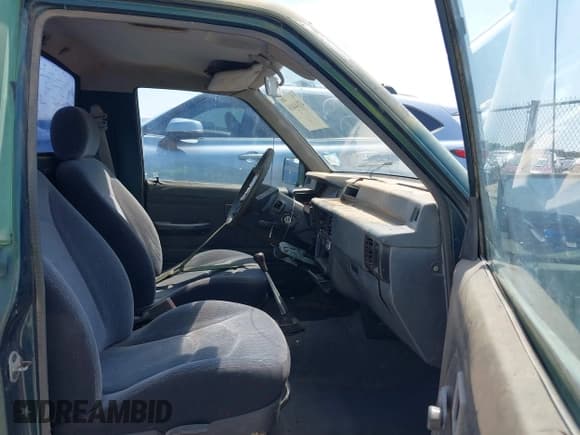 ✅ 1992 Dodge RAM • VIN: JB7FL24W7NP004167 • Lot: 43144410. Listed on IAAI with 100,780 mi. Free auction sales archive from the USA and detailed vehicle history report at DreamBid. Image 5.