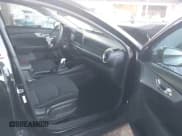 ✅ 2022 Kia Forte LXS • VIN: 3KPF24AD6NE443118 • Lot: 43379251. Wystawiony na IAAI z przebiegiem 42 531 mil. Bezpłatny archiwum sprzedaży aukcyjnych z USA i szczegółowy raport historii pojazdu na DreamBid. Zdjęcie 5.