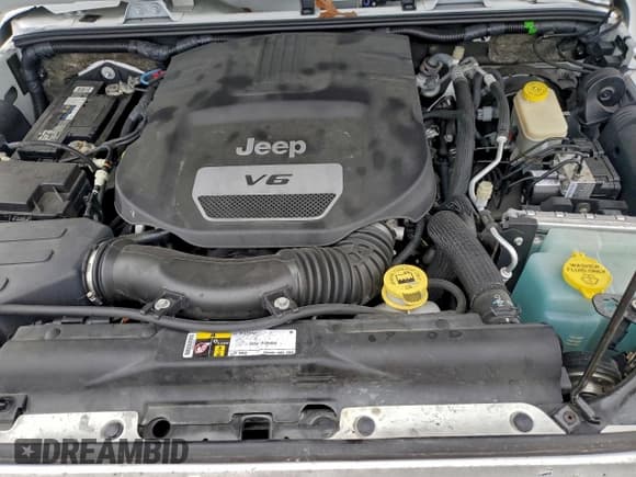 ✅ 2016 Jeep Wrangler Unlimited Sahara • VIN: 1C4BJWEG1GL325702 • Lot: 94321655. Listed on Copart with 46,202 mi. Free auction sales archive from the USA and detailed vehicle history report at DreamBid. Image 12.