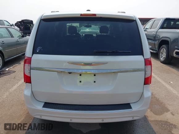 ✅ 2016 Chrysler Town & Country Touring L Anniversary Edition • VIN: 2C4RC1CG2GR304489 • Лот: 42453298. Опубликован ранее на IAAI с пробегом 66 099 миль. Бесплатный доступ к архиву аукционных продаж из США и подробный отчёт об истории автомобиля на DreamBid. Изображение 16.