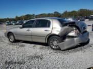 ✅ 2002 Lincoln Town Car Signature • VIN: 1LNHM82W52Y668089 • Lot: 89488895. Listed on Copart with 275,627 mi. Free auction sales archive from the USA and detailed vehicle history report at DreamBid. Image 2.