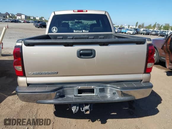 2006 Chevrolet Silverado 1500 LT1 with VIN 2GCEC13Z361349261, listed as a IAAI auction lot 43321340 with 105,775 mi miles and . Bid and sale history available at DreamBid. Image 16.