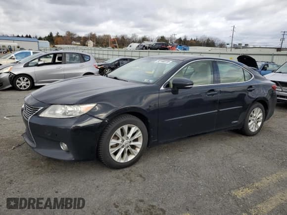 ✅ 2013 Lexus ES 300h • VIN: JTHBW1GG7D2007049 • Лот: 92160235. Опубликован ранее на Copart с пробегом 204 773 миль. Бесплатный доступ к архиву аукционных продаж из США и подробный отчёт об истории автомобиля на DreamBid. Изображение 1.
