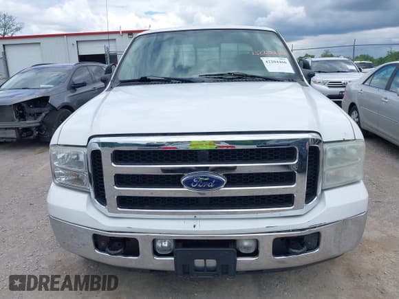 ✅ 2006 Ford F-250 XL • VIN: 1FTSW20P36ED66756 • Lot: 42204466. Wystawiony na IAAI z przebiegiem 212 345 mil. Bezpłatny archiwum sprzedaży aukcyjnych z USA i szczegółowy raport historii pojazdu na DreamBid. Zdjęcie 6.