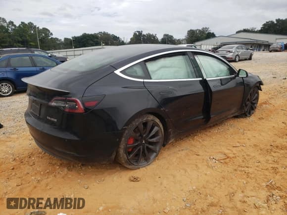 ✅ 2020 Tesla Model 3 Performance • VIN: 5YJ3E1ECXLF641587 • Лот: 84888455. Опубликован ранее на Copart с пробегом Не указан. Бесплатный доступ к архиву аукционных продаж из США и подробный отчёт об истории автомобиля на DreamBid. Изображение 3.