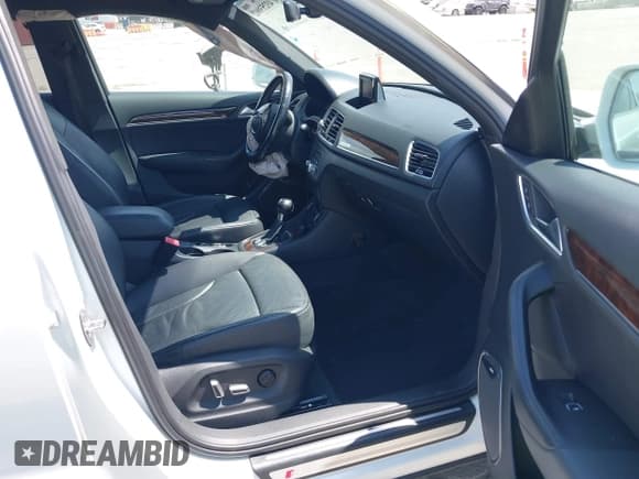 ✅ 2017 Audi Q3 Prestige • VIN: WA1GCCFSXHR005918 • Lot: 43253002. Listed on IAAI with 114,026 mi. Free auction sales archive from the USA and detailed vehicle history report at DreamBid. Image 5.