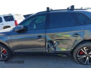 ✅ 2025 Audi Q5 S line Premium Plus • VIN: WA1EAAFY0S2025875 • Lot: 43396060. Wystawiony na IAAI z przebiegiem 34 020 mil. Bezpłatny archiwum sprzedaży aukcyjnych z USA i szczegółowy raport historii pojazdu na DreamBid. Zdjęcie 14.