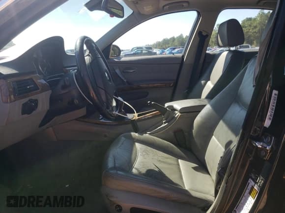 ✅ 2006 BMW 3 Series 330i • VIN: WBAVB33516KS32206 • Lot: 89664025. Listed on Copart with 192,344 mi. Free auction sales archive from the USA and detailed vehicle history report at DreamBid. Image 7.