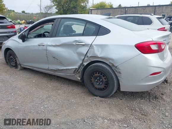 2018 Chevrolet Cruze LS с VIN 1G1BC5SM7J7179538, выставлен на аукционе IAAI как лот 43259565 с пробегом 196 505 миль миль и . История ставок и продаж доступна на DreamBid. Изображение 3.