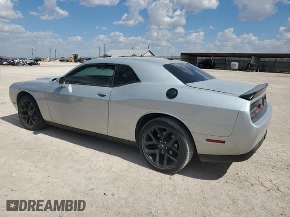 ✅ 2021 Dodge Challenger SXT • VIN: 2C3CDZAG3MH501519 • Lot: 65345094. Wystawiony na Copart z przebiegiem 25 550 mil. Bezpłatny archiwum sprzedaży aukcyjnych z USA i szczegółowy raport historii pojazdu na DreamBid. Zdjęcie 2.