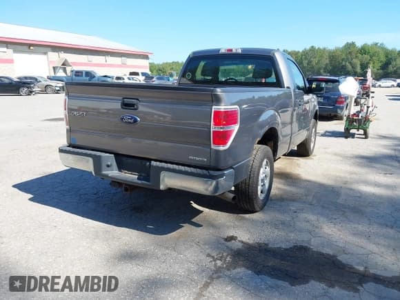 ✅ 2013 Ford F-150 XL • VIN: 1FTMF1CF7DFA72242 • Лот: 43125897. Опубликован ранее на IAAI с пробегом 190 975 миль. Бесплатный доступ к архиву аукционных продаж из США и подробный отчёт об истории автомобиля на DreamBid. Изображение 4.