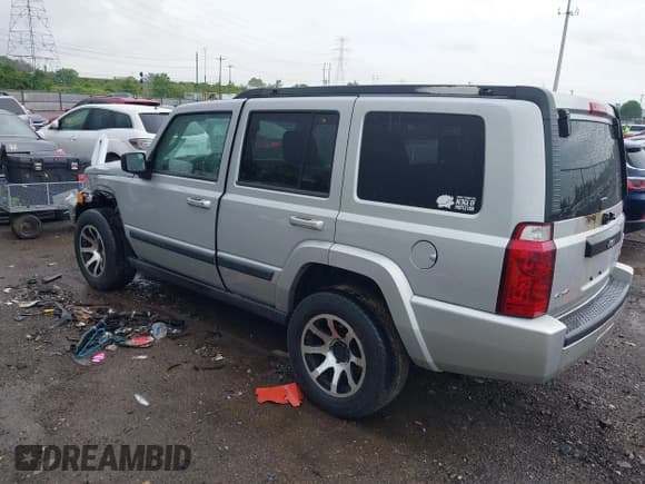 ✅ 2007 Jeep Commander Sport • VIN: 1J8HG48K57C632098 • Lot: 42300239. Wystawiony na IAAI z przebiegiem 311 738 mil. Bezpłatny archiwum sprzedaży aukcyjnych z USA i szczegółowy raport historii pojazdu na DreamBid. Zdjęcie 3.