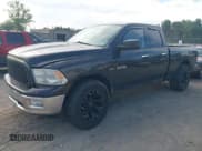 ✅ 2010 Dodge 1500 ST • VIN: 1D7RV1GT9AS261895 • Lot: 43017224. Wystawiony na IAAI z przebiegiem 178 583 mil. Bezpłatny archiwum sprzedaży aukcyjnych z USA i szczegółowy raport historii pojazdu na DreamBid. Zdjęcie 2.